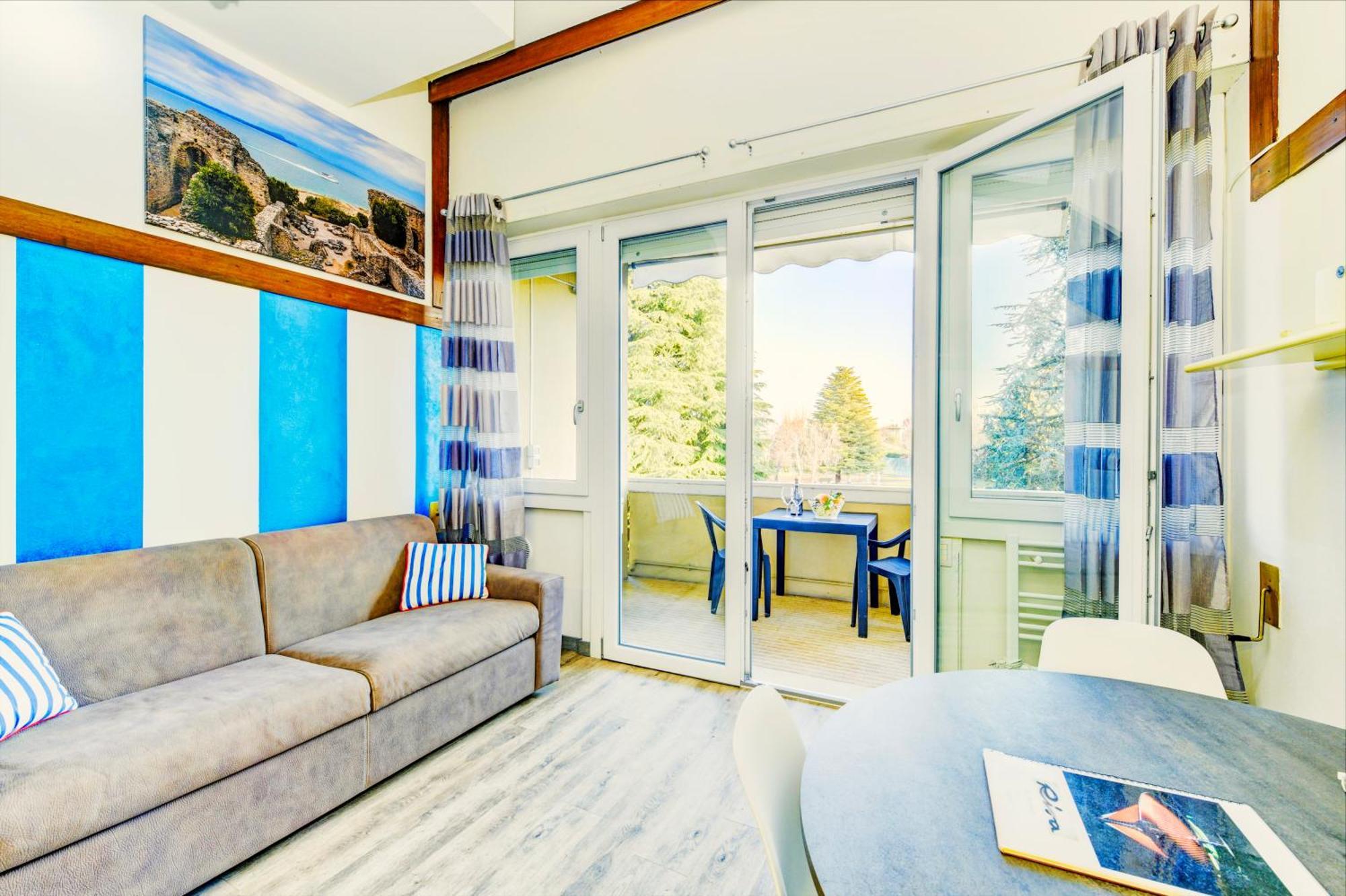 The Riva Apartment سيرمِيوني المظهر الخارجي الصورة