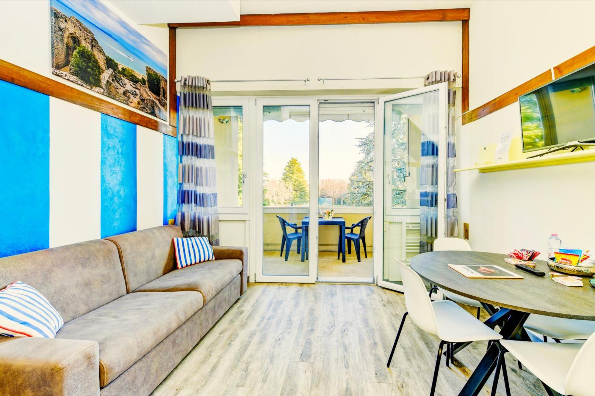 The Riva Apartment سيرمِيوني المظهر الخارجي الصورة