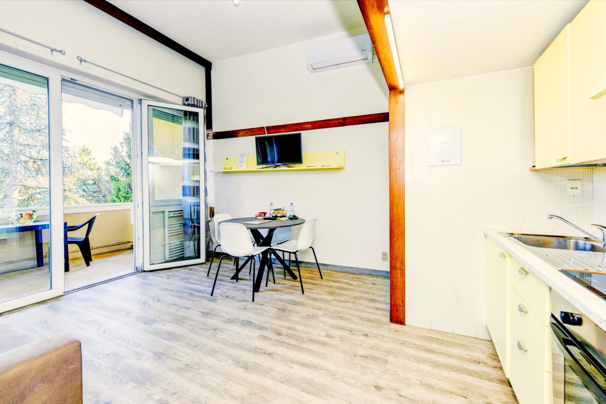 The Riva Apartment سيرمِيوني المظهر الخارجي الصورة